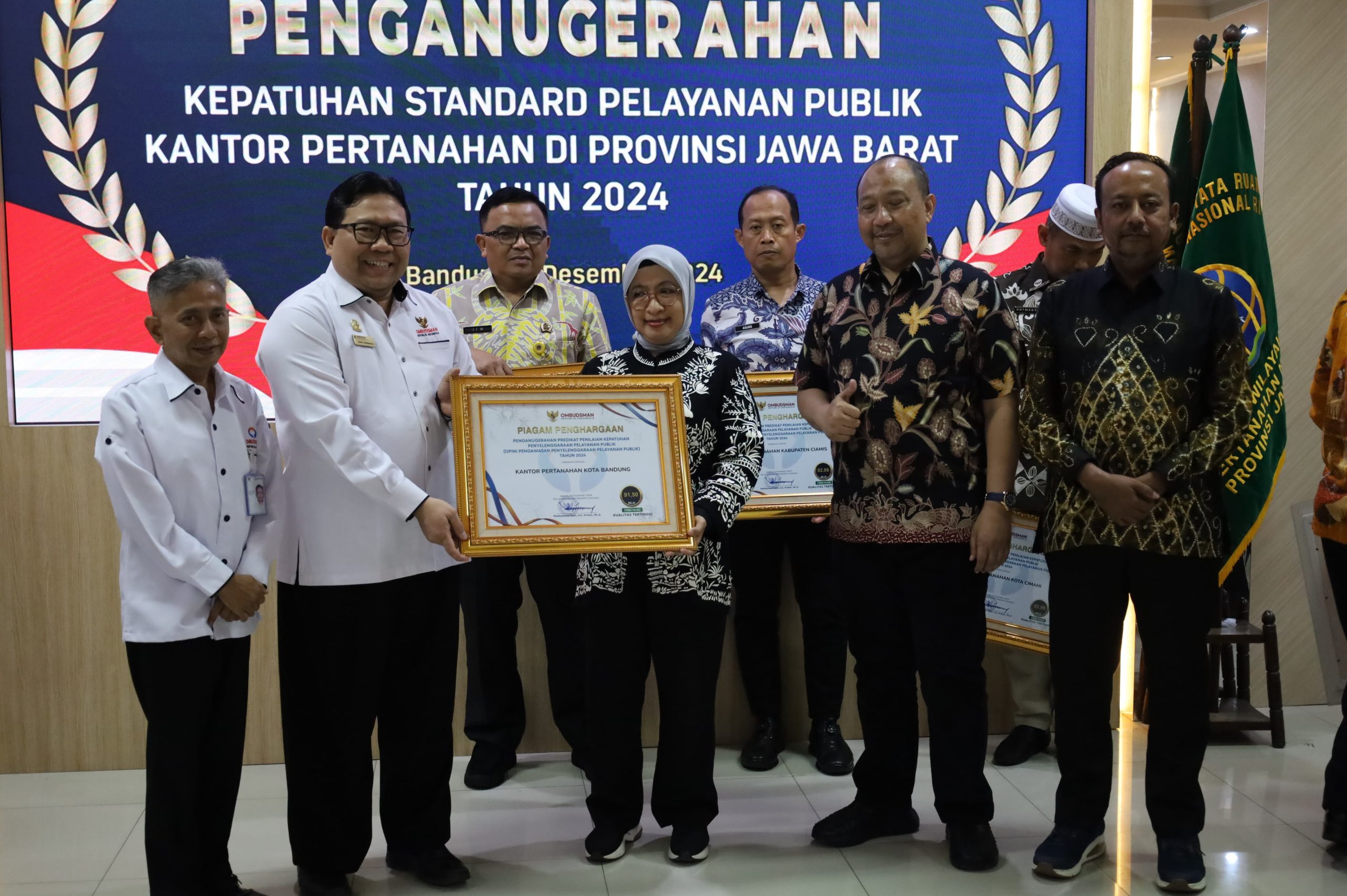 Kantor Pertanahan Kota Bandung meraih Skor 91.50 Standar Kepatuhan Pelayanan Publik Tahun 2024.