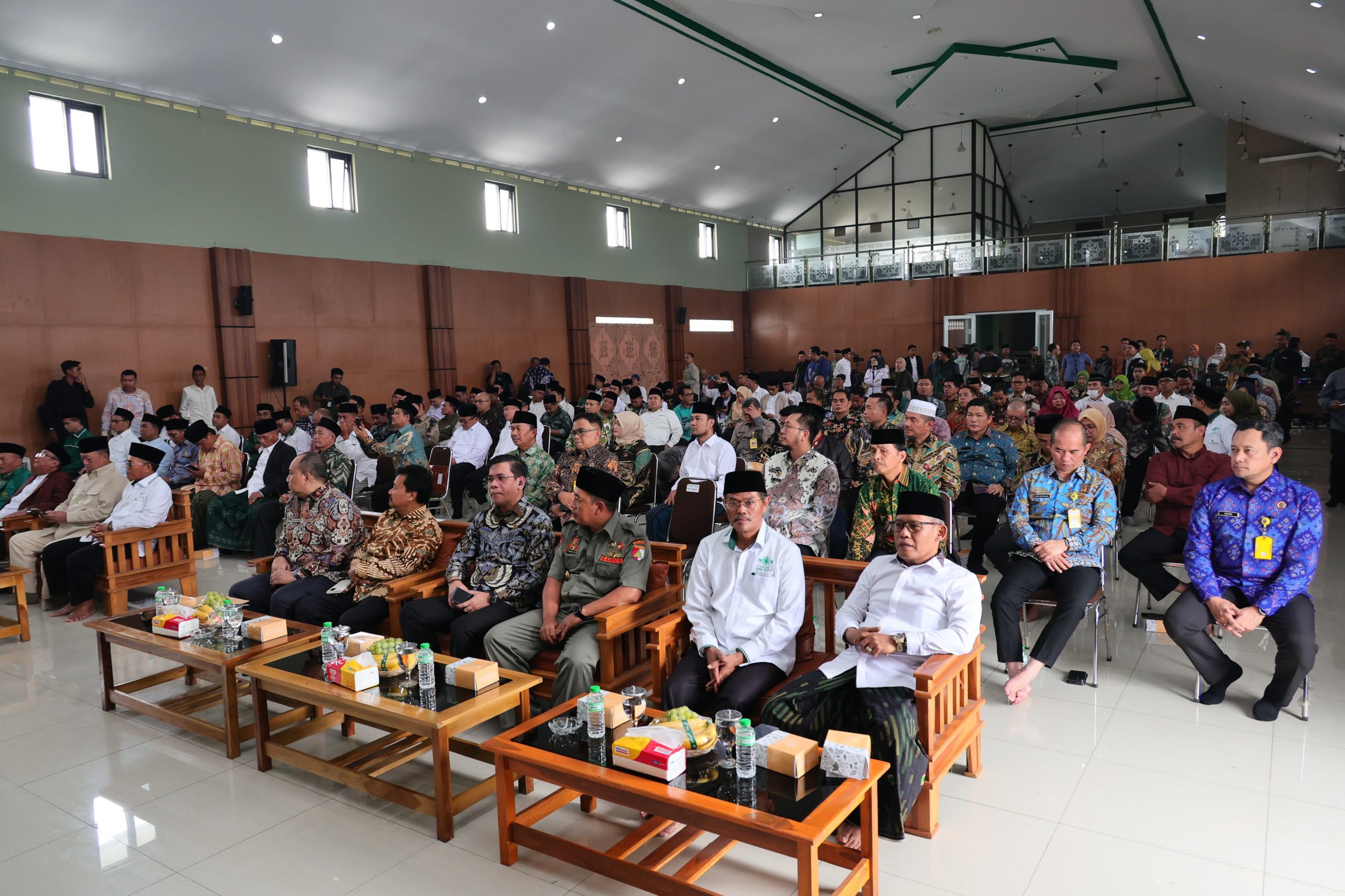 Saksikan Penandatanganan PKS antara Kantah dengan PCNU di Jabar, Menteri Nusron Dorong Sertipikasi Tanah Wakaf untuk Cegah Sengketa dan Konflik